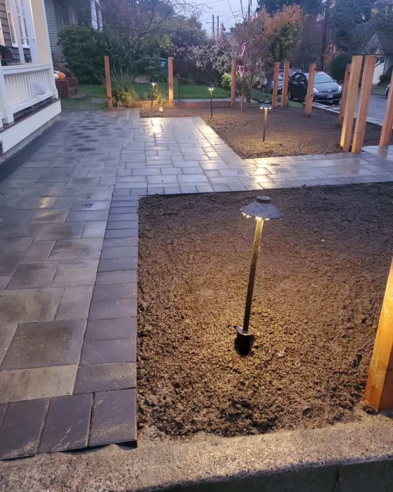 A Backyard Transformed: Synthetic Turf Meets Elegant Pavers