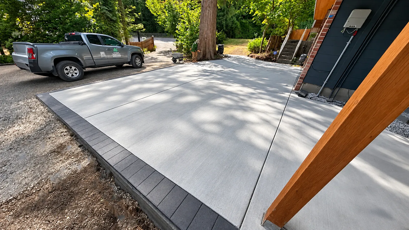 Finished concrete driveway in Bothell, WA by Acosta Landstone